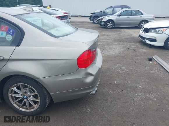 2010 BMW 3 Series 328i xDrive with VIN WBAPK5C56AA647928, listed as a IAAI auction lot 42511930 with 149,584 mi miles and . Bid and sale history available at DreamBid. Image 14.
