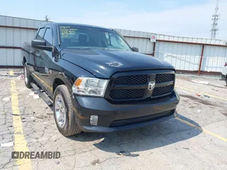 2014 Ram 1500 Express z VIN 1C6RR6FT1ES113671, wystawiony jako IAAI lot #42568741 z przebiegiem 226 832 mil mil oraz . Historia ofert i sprzedaży dostępna na DreamBid. Obrazek 1.
