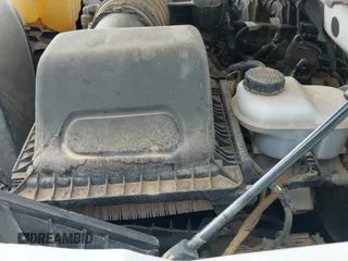 2018 Ford F-150 XL z VIN 1FTMF1CB2JKC55032, wystawiony jako IAAI lot #42788757 z przebiegiem 107 335 mil mil oraz . Historia ofert i sprzedaży dostępna na DreamBid. Obrazek 19.