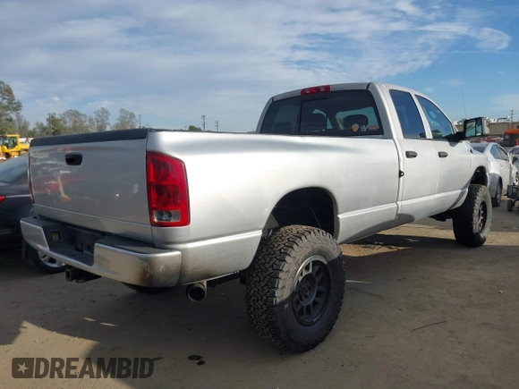 2005 Dodge 3500 SLT z VIN 3D7LS38CX5G750960, wystawiony jako IAAI lot #41681585 z przebiegiem 213 608 mil mil oraz . Historia ofert i sprzedaży dostępna na DreamBid. Obrazek 4.