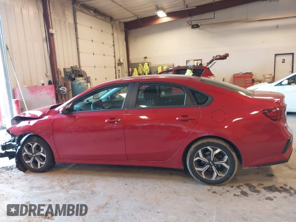 2021 Kia Forte LXS z VIN 3KPF24AD6ME326248, wystawiony jako IAAI lot #41760681 z przebiegiem 83 716 mil mil oraz . Historia ofert i sprzedaży dostępna na DreamBid. Obrazek 14.
