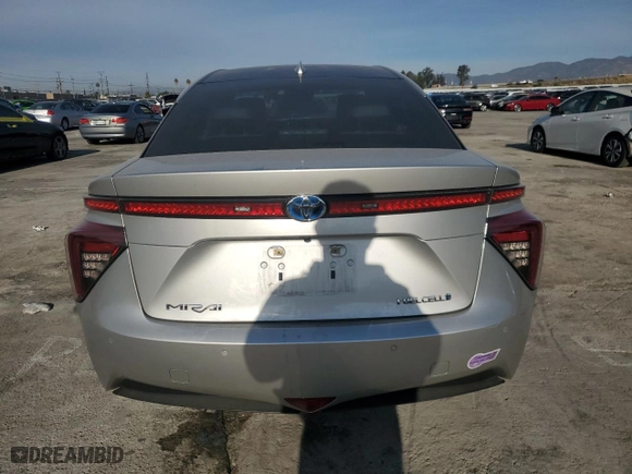 2019 Toyota Mirai with VIN JTDBVRBDXKA006805, listed as a Copart auction lot 82049143 with 46,927 mi miles. Bid and sale history available at carsss.com. Image 6.