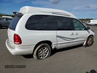 2000 Dodge Caravan SE with VIN 1B4GP44L8YB797844, listed as a Copart auction lot 72460724 with 184,841 mi miles and Salvage Title. Bid and sale history available at carsss.com. Image 3.