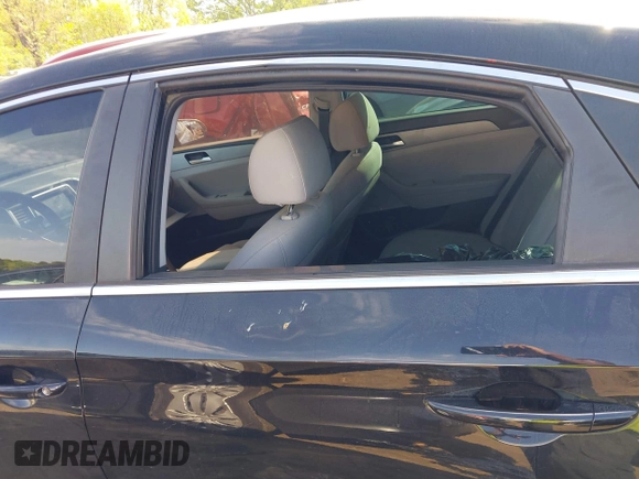 2019 Hyundai Sonata SE with VIN 5NPE24AF1KH752869, listed as a IAAI auction lot 41998391 with 107,913 mi miles and . Bid and sale history available at DreamBid. Image 17.