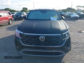 2025 Volkswagen Atlas SE z VIN 1V2JE2CA7SC201481, wystawiony jako IAAI lot #41246452 z przebiegiem 2 466 mil mil oraz . Historia ofert i sprzedaży dostępna na DreamBid. Obrazek 12.