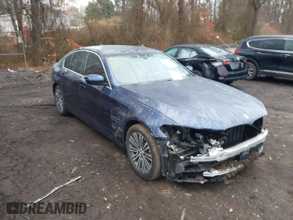 2019 BMW 5 Series 540i xDrive with VIN WBAJE7C51KWW10587, listed as a IAAI auction lot 41838935 with 85,655 mi miles and . Bid and sale history available at carsss.com. Image 1.