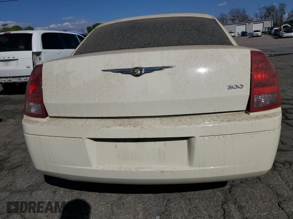 2006 Chrysler 300 with VIN 2C3KA43R06H281457, listed as a Copart auction lot 45376925 with 194,917 mi miles and Clean Title. Bid and sale history available at carsss.com. Image 6.