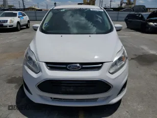 2017 Ford C-Max SE z VIN 1FADP5AU5HL117228, wystawiony jako Copart lot #56757025 z przebiegiem 330 453 mil mil oraz Szkoda całkowita • Salvage title. Historia ofert i sprzedaży dostępna na DreamBid. Obrazek 5.