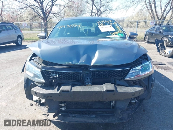 2014 Volkswagen Jetta GLI z VIN 3VW4T7AJ6EM360187, wystawiony jako IAAI lot #41932099 z przebiegiem 71 647 mil mil oraz . Historia ofert i sprzedaży dostępna na DreamBid. Obrazek 6.