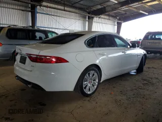2016 Jaguar XF 35t Premium with VIN SAJBD4BV9GCY06409, listed as a Copart auction lot 85820404 with 58,654 mi miles and Salvage Title. Bid and sale history available at carsss.com. Image 3.