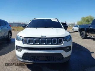 2022 Jeep Compass Latitude with VIN 3C4NJCBB3NT202358, listed as a IAAI auction lot 40755276 with 24,073 mi miles and . Bid and sale history available at carsss.com. Image 13.