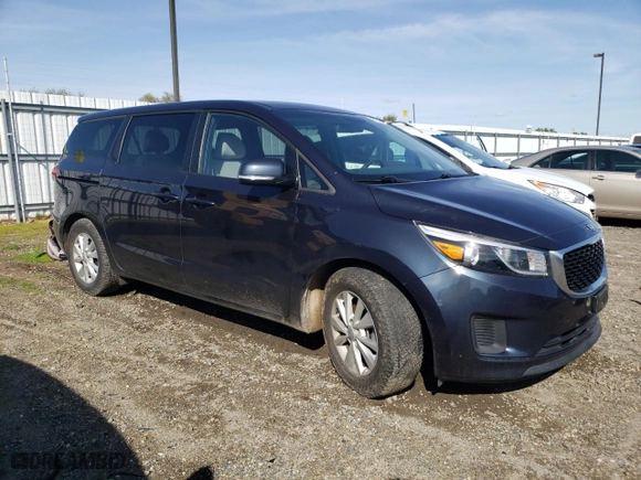 2017 Kia Sedona LX with VIN KNDMB5C12H6220049, listed as a Copart auction lot 49516995 with 103,534 mi miles and Salvage Title. Bid and sale history available at carsss.com. Image 4.