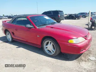 1995 Ford Mustang z VIN 1FALP45T9SF108805, wystawiony jako IAAI lot #41973172 z przebiegiem 81 796 mil mil oraz . Historia ofert i sprzedaży dostępna na DreamBid. Obrazek 1.