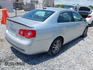 2006 Volkswagen Jetta 2.5L with VIN 3VWSG71K26M624575, listed as a IAAI auction lot 42184114 with 164,182 mi miles and . Bid and sale history available at DreamBid. Image 4.