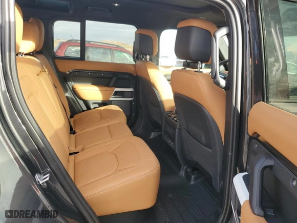 2024 Land Rover Defender S with VIN SALEJ7EX5R2304243, listed as a Copart auction lot 84423614 with 18,872 mi miles and Salvage Title. Bid and sale history available at carsss.com. Image 10.