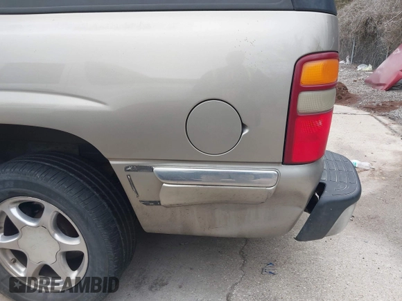 2001 GMC Yukon XL SLT with VIN 3GKEC16T81G149276, listed as a IAAI auction lot 41707537 with Not Provided miles. Bid and sale history available at carsss.com. Image 6.