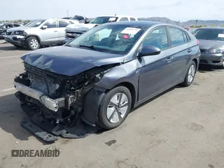 2019 Hyundai Ioniq Blue z VIN KMHC65LC1KU174214, wystawiony jako IAAI lot #41889734 z przebiegiem 131 626 mil mil oraz . Historia ofert i sprzedaży dostępna na DreamBid. Obrazek 18.