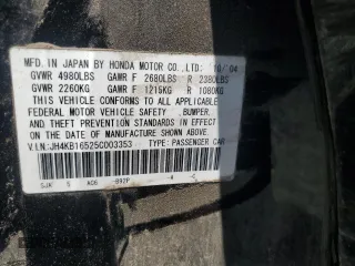 2005 Acura RL with VIN JH4KB16525C003353, listed as a Copart auction lot 61228265 with 150,548 mi miles and Salvage title. Bid and sale history available at DreamBid. Image 12.