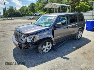 2016 Jeep Patriot Latitude with VIN 1C4NJRFB2GD702081, listed as a Copart auction lot 61344965 with 91,978 mi miles and Salvage title. Bid and sale history available at DreamBid. Image 1.
