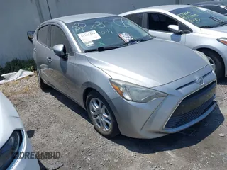 2016 Scion iA z VIN 3MYDLBZV4GY134160, wystawiony jako IAAI lot #42121279 z przebiegiem 84 837 mil mil oraz . Historia ofert i sprzedaży dostępna na DreamBid. Obrazek 1.
