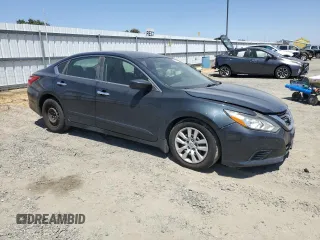 2017 Nissan Altima SR with VIN 1N4AL3AP6HN338788, listed as a Copart auction lot 61636315 with 122,839 mi miles and Salvage title. Bid and sale history available at DreamBid. Image 4.