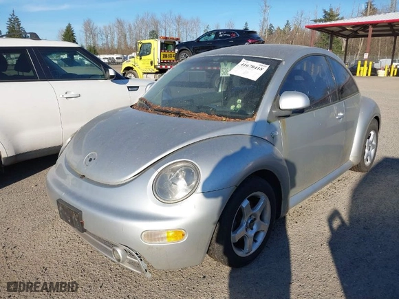 2000 Volkswagen New Beetle GLS with VIN 3VWCA21C2YM439205, listed as a IAAI auction lot 41678418 with NaN miles. Bid and sale history available at carsss.com. Image 2.