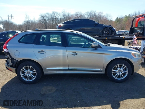 2015 Volvo XC60 z VIN YV4940RAXF2612546, wystawiony jako IAAI lot #41787624 z przebiegiem 92 452 mil mil oraz . Historia ofert i sprzedaży dostępna na DreamBid. Obrazek 13.