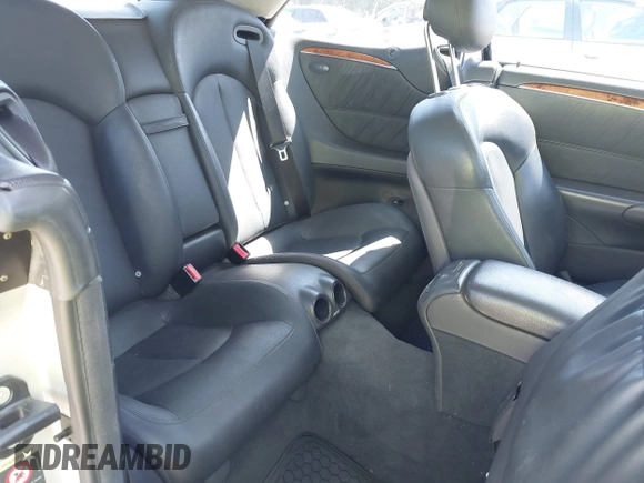 2004 Mercedes-Benz CLK 500 z VIN WDBTK75G24T009579, wystawiony jako IAAI lot #42313638 z przebiegiem 151 536 mil mil oraz . Historia ofert i sprzedaży dostępna na DreamBid. Obrazek 8.