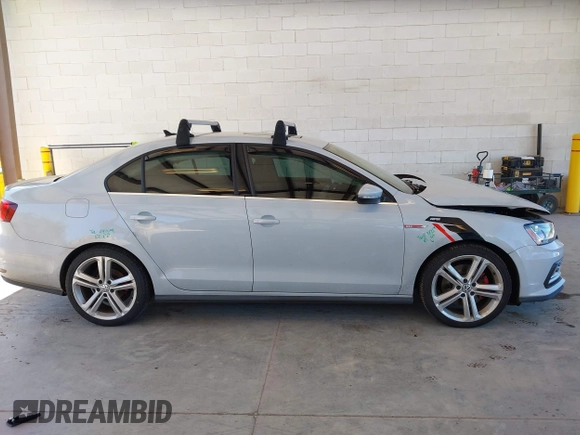 2017 Volkswagen Jetta GLI с VIN 3VW4T7AJ4HM407124, выставлен на аукционе IAAI как лот 42391726 с пробегом 108 898 миль миль и . История ставок и продаж доступна на DreamBid. Изображение 13.