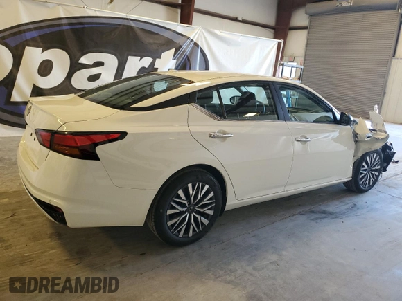 2025 Nissan Altima SV with VIN 1N4BL4DV5SN374144, listed as a Copart auction lot 53586105 with 1,409 mi miles and Clean Title. Bid and sale history available at DreamBid. Image 3.