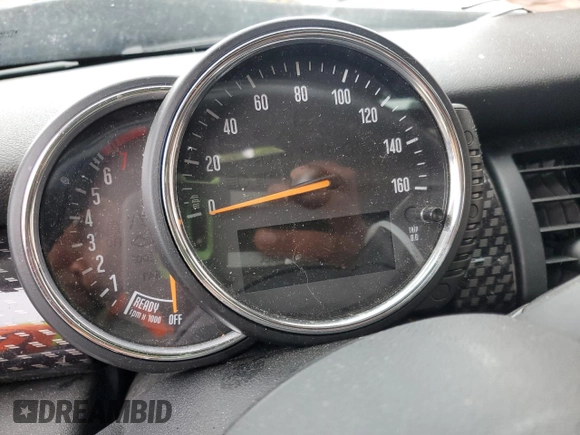 2015 MINI Hardtop S with VIN WMWXP7C59F2A42464, listed as a Copart auction lot 52101705 with Not Provided miles and Salvage Title. Bid and sale history available at DreamBid. Image 9.