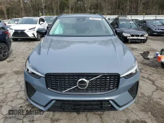 2023 Volvo XC60 Plus Dark Theme z VIN YV4L12RW9P1337099, wystawiony jako Copart lot #50022415 z przebiegiem 38 996 mil mil oraz Szkoda całkowita • Salvage title. Historia ofert i sprzedaży dostępna na DreamBid. Obrazek 5.