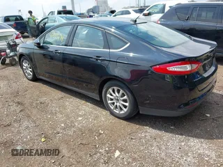 2016 Ford Fusion S z VIN 3FA6P0G78GR245055, wystawiony jako IAAI lot #42399174 z przebiegiem 132 674 mil mil oraz . Historia ofert i sprzedaży dostępna na DreamBid. Obrazek 3.