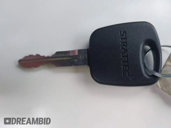 2000 Ford Explorer XLT z VIN 1FMDU73E6YZB38828, wystawiony jako IAAI lot #42458837 z przebiegiem 190 053 mil mil oraz . Historia ofert i sprzedaży dostępna na DreamBid. Obrazek 11.