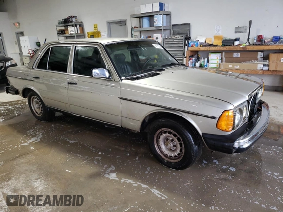 1985 Mercedes-Benz 300 with VIN WDBAB33C2FA244806, listed as a Copart auction lot 52752485 with Not Provided miles and Clean Title. Bid and sale history available at DreamBid. Image 4.