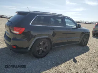 2011 Jeep Grand Cherokee Laredo z VIN 1J4RR4GG1BC544784, wystawiony jako Copart lot #52331015 z przebiegiem 177 131 mil mil oraz Szkoda całkowita • Salvage title. Historia ofert i sprzedaży dostępna na DreamBid. Obrazek 3.