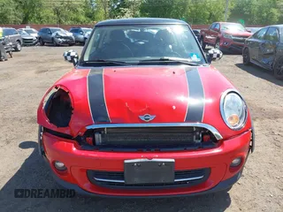 2012 MINI Hardtop with VIN WMWSU3C56CT540636, listed as a IAAI auction lot 42235949 with 118,437 mi miles and . Bid and sale history available at DreamBid. Image 17.