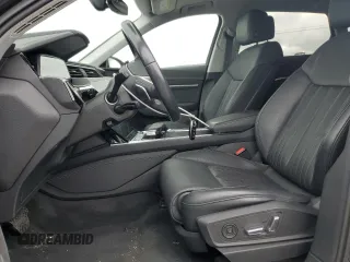 2021 Audi e-tron Prestige z VIN WA1VABGE0MB004327, wystawiony jako Copart lot #51814545 z przebiegiem 16 460 mil mil oraz Szkoda całkowita • Salvage title. Historia ofert i sprzedaży dostępna na DreamBid. Obrazek 7.