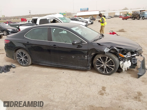 2019 Toyota Camry LE z VIN 4T1B11HK6KU805252, wystawiony jako IAAI lot #41787833 z przebiegiem 85 196 mil mil oraz . Historia ofert i sprzedaży dostępna na DreamBid. Obrazek 14.