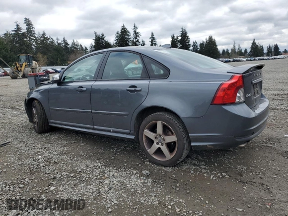 2010 Volvo S40 R-Design with VIN YV1672MH2A2511808, listed as a Copart auction lot 47414725 with 101,389 mi miles and Salvage Title. Bid and sale history available at carsss.com. Image 2.