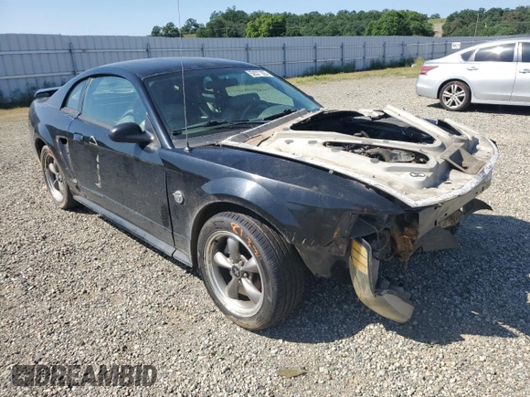 2004 Ford Mustang GT Deluxe z VIN 1FAFP42X64F137315, wystawiony jako Copart lot #52577925 z przebiegiem 210 557 mil mil oraz Szkoda całkowita • Salvage title. Historia ofert i sprzedaży dostępna na DreamBid. Obrazek 4.