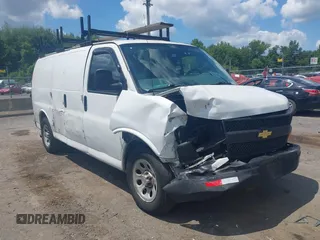 2014 Chevrolet Express Cargo z VIN 1GCSGAFX7E1113976, wystawiony jako IAAI lot #42819152 z przebiegiem 97 984 mil mil oraz . Historia ofert i sprzedaży dostępna na DreamBid. Obrazek 1.