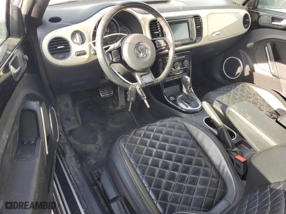 2019 Volkswagen Beetle SE with VIN 3VWJD7AT7KM706471, listed as a Copart auction lot 86513424 with NaN miles and Salvage Title. Bid and sale history available at carsss.com. Image 8.