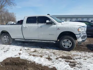 2019 Ram 2500 Big Horn with VIN 3C6UR5JL3KG537805, listed as a IAAI auction lot 41610861 with 207,343 mi miles. Bid and sale history available at carsss.com. Image 13.