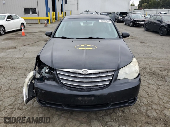 2010 Chrysler Sebring Limited z VIN 1C3CC5FB5AN172298, wystawiony jako Copart lot #52951805 z przebiegiem 146 996 mil mil oraz Szkoda całkowita • Salvage title. Historia ofert i sprzedaży dostępna na DreamBid. Obrazek 5.