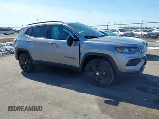 2022 Jeep Compass Latitude with VIN 3C4NJDBB6NT123062, listed as a IAAI auction lot 41770366 with 28,375 mi miles and . Bid and sale history available at DreamBid. Image 13.