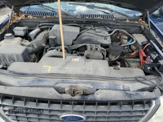 2002 Ford Explorer XLS z VIN 1FMZU62K72ZC72438, wystawiony jako Copart lot #54696755 z przebiegiem 307 775 mil mil oraz Czysty tytuł • Clean title. Historia ofert i sprzedaży dostępna na DreamBid. Obrazek 11.