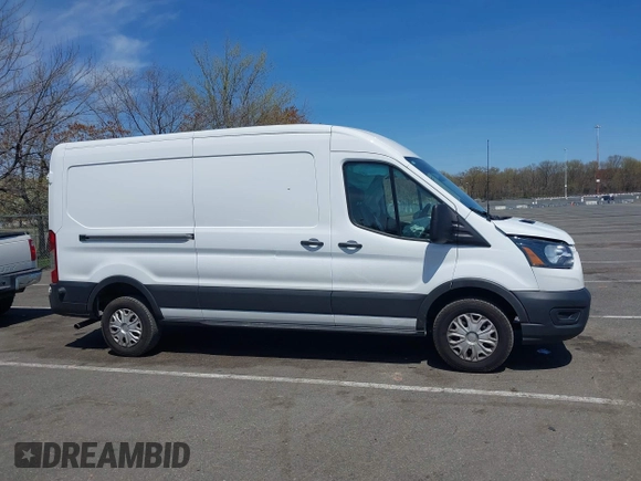 2024 Ford Transit Cargo z VIN 1FTBR1C84RKA39388, wystawiony jako IAAI lot #42069825 z przebiegiem 20 851 mil mil oraz . Historia ofert i sprzedaży dostępna na DreamBid. Obrazek 13.