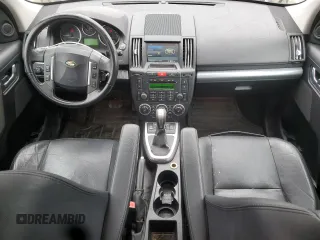 2008 Land Rover LR2 SE z VIN SALFS24NX8H022003, wystawiony jako Copart lot #55259565 z przebiegiem 187 887 mil mil oraz Szkody całkowita. Historia ofert i sprzedaży dostępna na DreamBid. Obrazek 8.