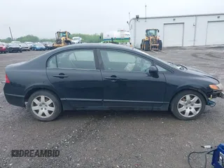 2008 Honda Civic LX z VIN 2HGFA16528H339593, wystawiony jako IAAI lot #42253517 z przebiegiem 130 465 mil mil oraz . Historia ofert i sprzedaży dostępna na DreamBid. Obrazek 13.
